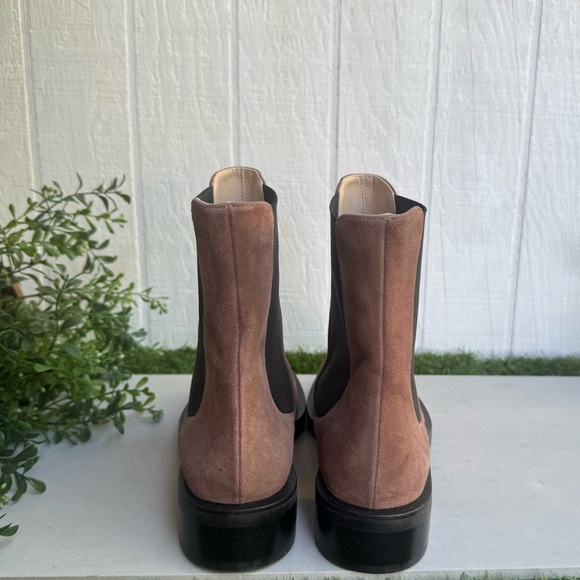 Stuart Weitzman
Women's Brown Cline Sleek Chelsea
Boot Brown size 8 fits 7.5 New - Picture 4 of 15